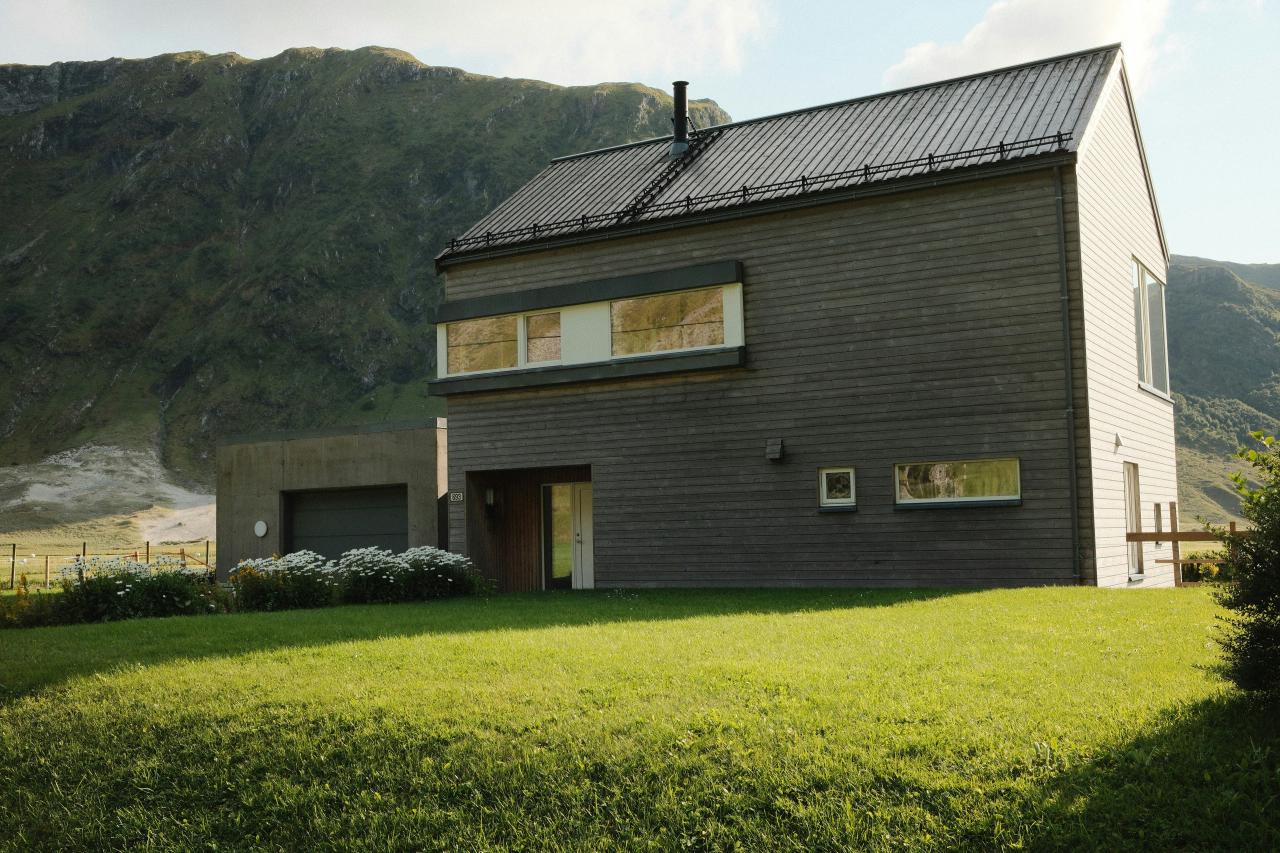 House in a mountain climate illustrating site-specific energy design